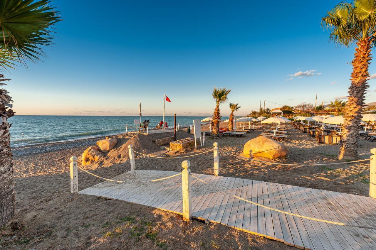 Acacia Resort Parco Dei Leoni Campofelice Di Roccella Esterno foto